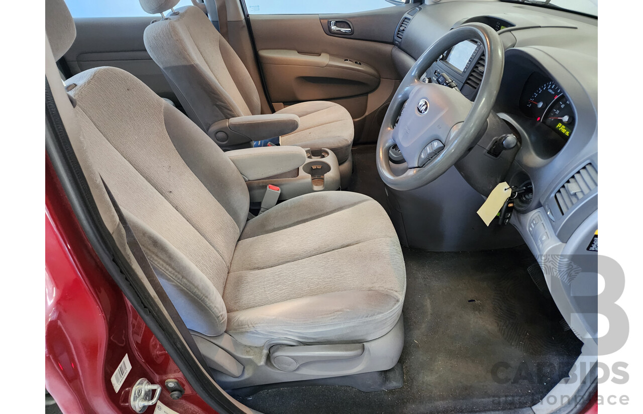 11/2013 Kia Grand Carnival Si VQ MY13 4d Wagon Maroon 3.5L