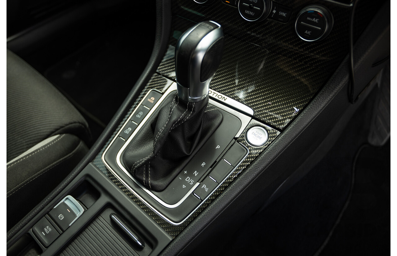 7/2015 Volkswagen Golf R Mk7 (AWD) AU MY15 5d Hatchback Lapiz Blue Metallic Turbo 2.0L - Stage 3 APR