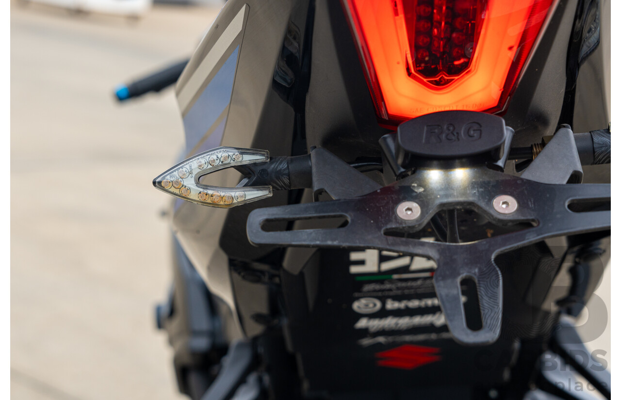 08/2017 Suzuki GSX-R1000R 999cc Super Sport Motorbike Glass Sparkle Black