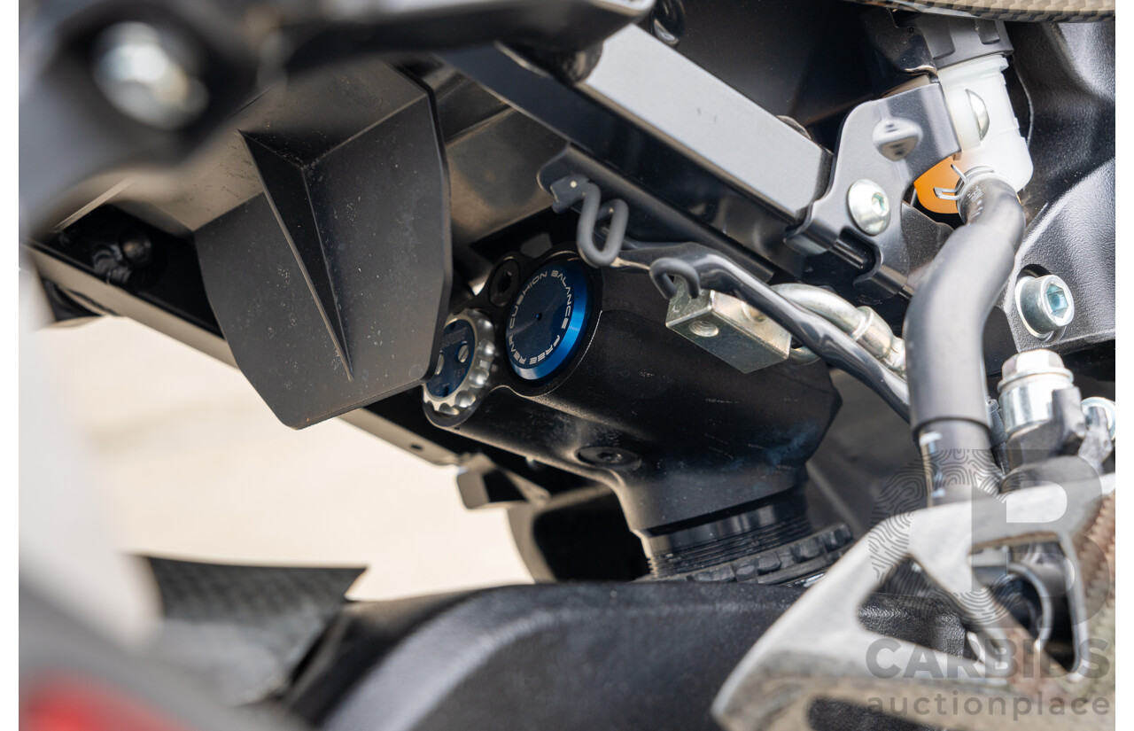 08/2017 Suzuki GSX-R1000R 999cc Super Sport Motorbike Glass Sparkle Black