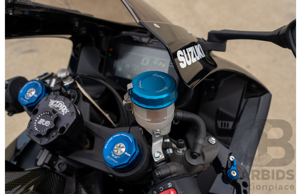 08/2017 Suzuki GSX-R1000R 999cc Super Sport Motorbike Glass Sparkle Black