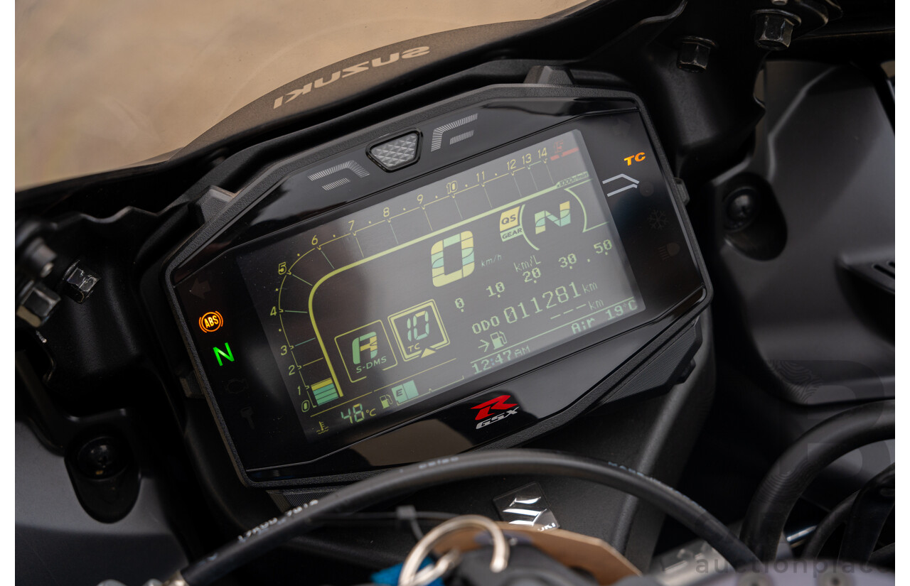 08/2017 Suzuki GSX-R1000R 999cc Super Sport Motorbike Glass Sparkle Black