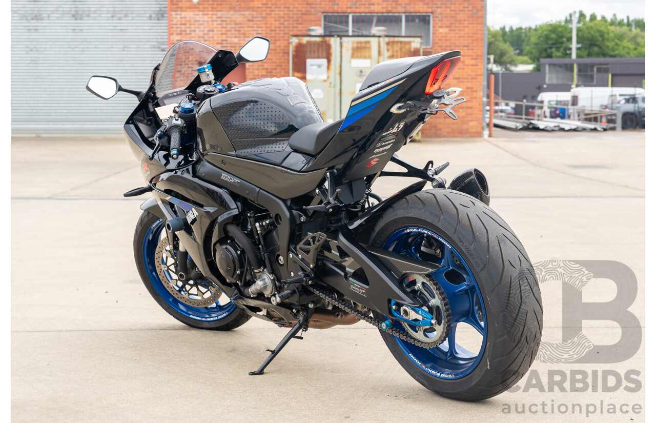 08/2017 Suzuki GSX-R1000R 999cc Super Sport Motorbike Glass Sparkle Black