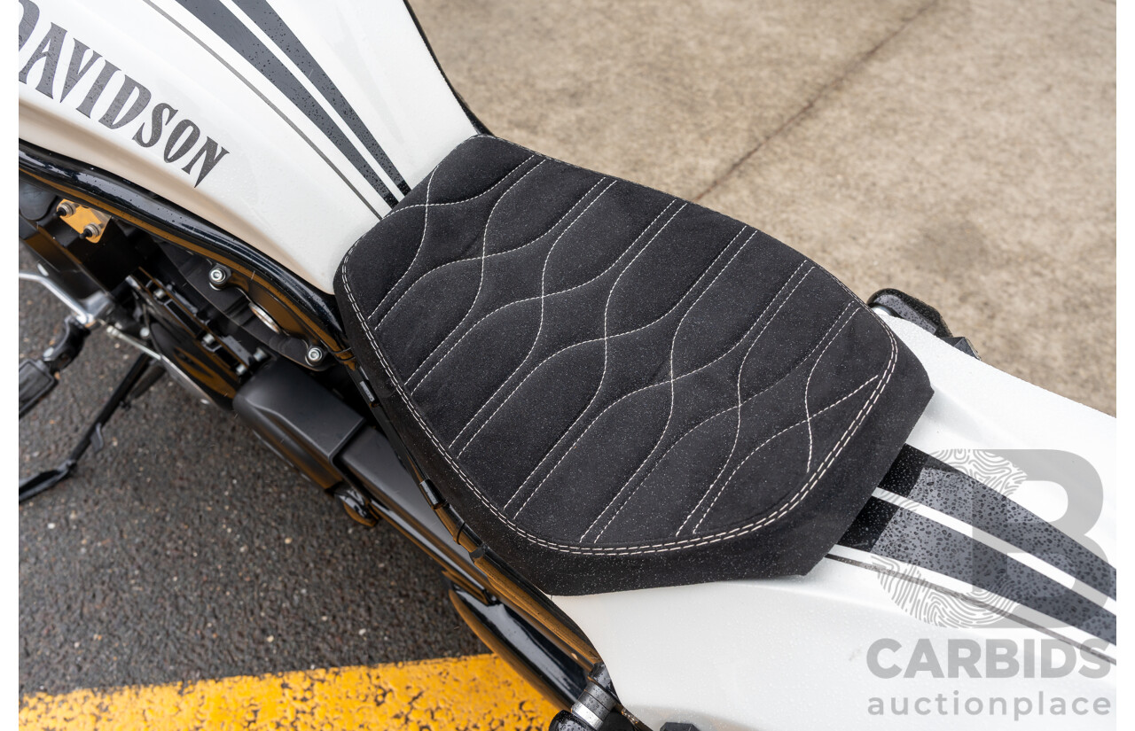 04/2014 Harley Davidson Night Rod Special 1250 ABS V-Rod VRSCDX 1250cc Motorbike White / Black - Modified