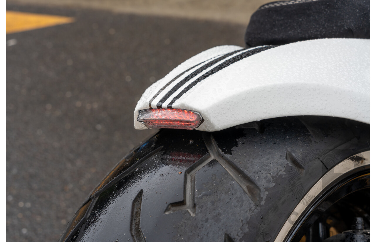 04/2014 Harley Davidson Night Rod Special 1250 ABS V-Rod VRSCDX 1250cc Motorbike White / Black - Modified