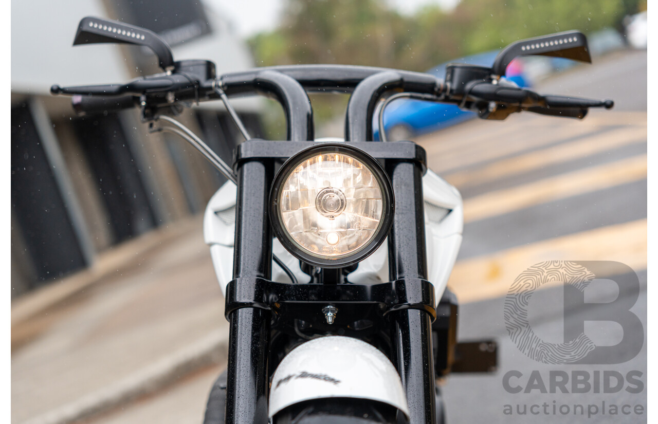 04/2014 Harley Davidson Night Rod Special 1250 ABS V-Rod VRSCDX 1250cc Motorbike White / Black - Modified