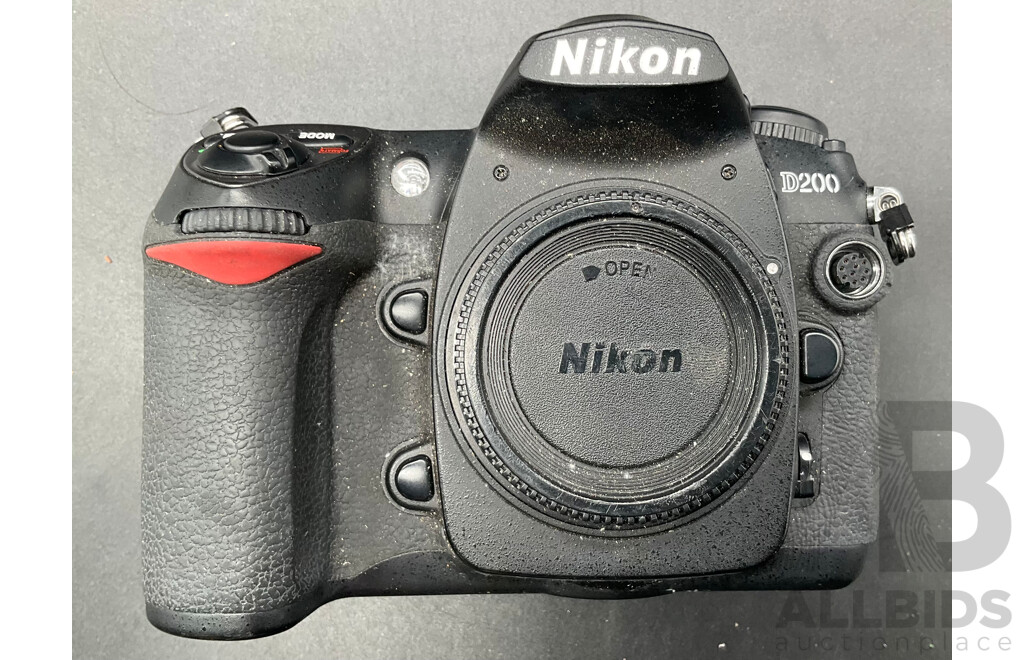 NIKON D200 Digital Camera Kit with 28-300mm Lens, 24-120mm Lens, 85mm Lens and Accessories