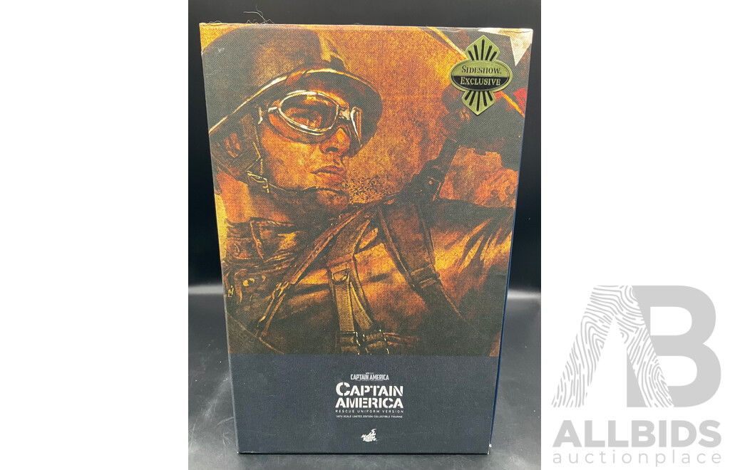 Hot Toys 1/6th Scale CAPTAIN AMERICA Rescue Uniform Version Action Figure