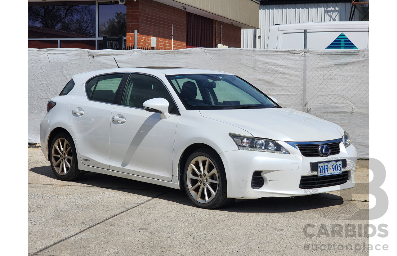 8/2011 Lexus Ct 200h. Hybrid Luxury ZWA10R 5d Hatchback White 1.8L