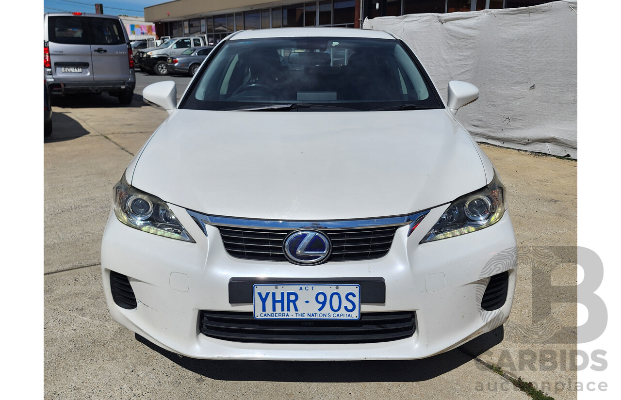 8/2011 Lexus Ct 200h. Hybrid Luxury ZWA10R 5d Hatchback White 1.8L