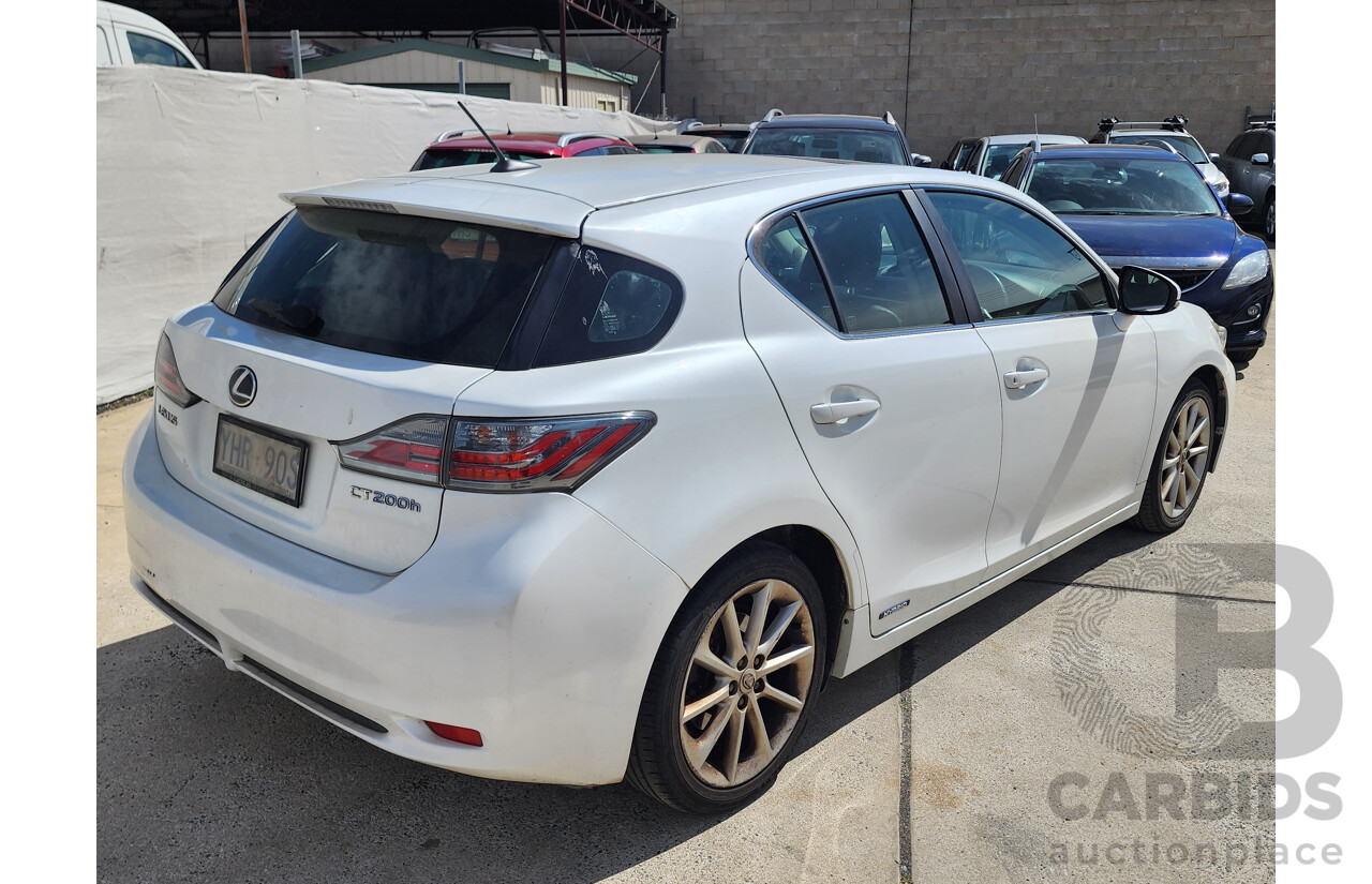 8/2011 Lexus Ct 200h. Hybrid Luxury ZWA10R 5d Hatchback White 1.8L