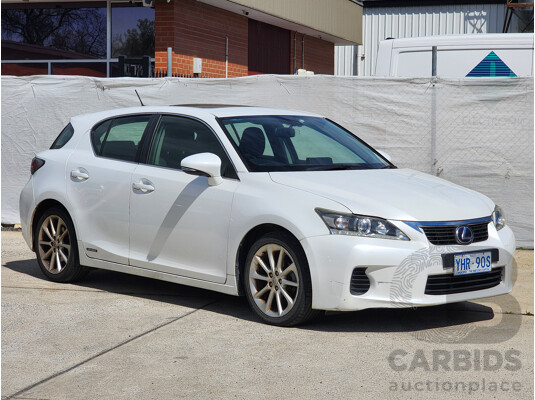 8/2011 Lexus Ct 200h. Hybrid Luxury ZWA10R 5d Hatchback White 1.8L