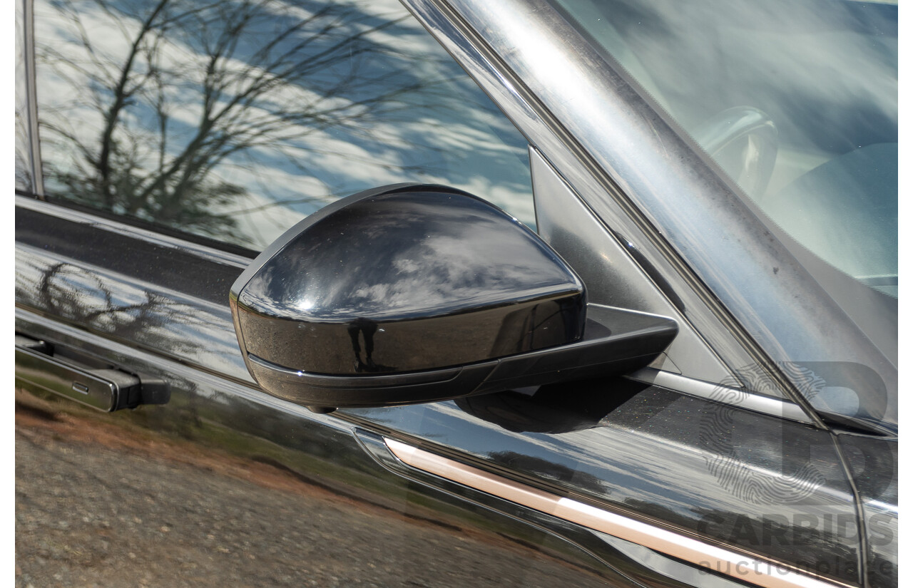 09/2017 Range Rover Velar D300 R-Dynamic SE (AWD) MY18 4D Wagon Santorini Black Turbo Diesel 3.0L