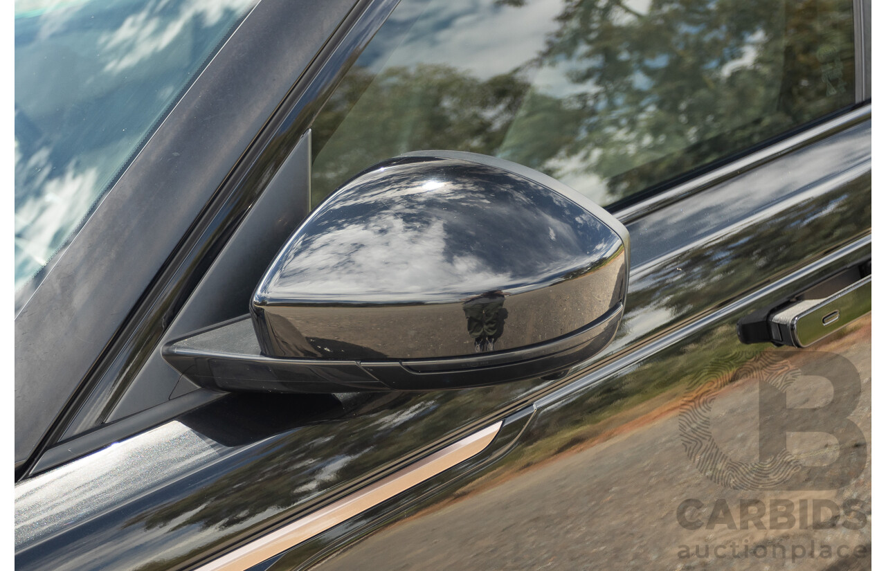 09/2017 Range Rover Velar D300 R-Dynamic SE (AWD) MY18 4D Wagon Santorini Black Turbo Diesel 3.0L