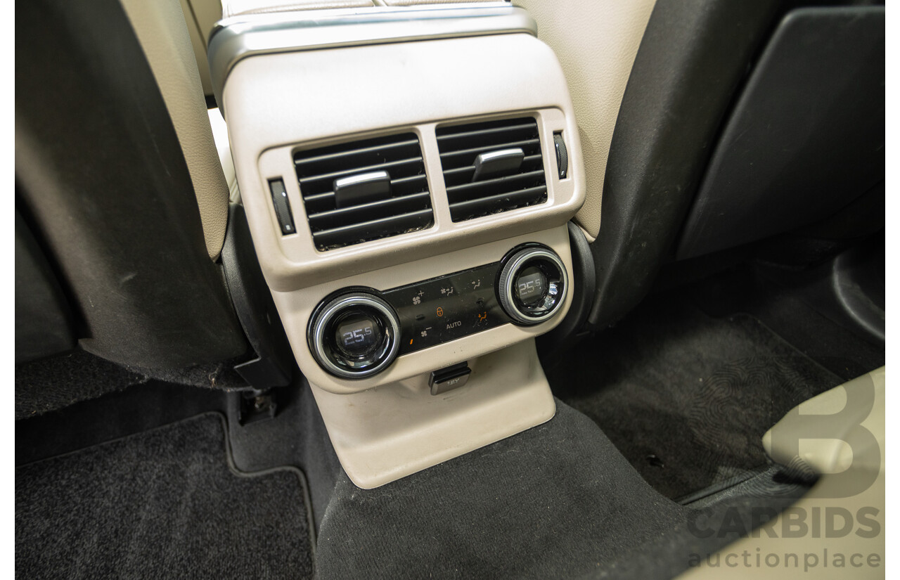 09/2017 Range Rover Velar D300 R-Dynamic SE (AWD) MY18 4D Wagon Santorini Black Turbo Diesel 3.0L