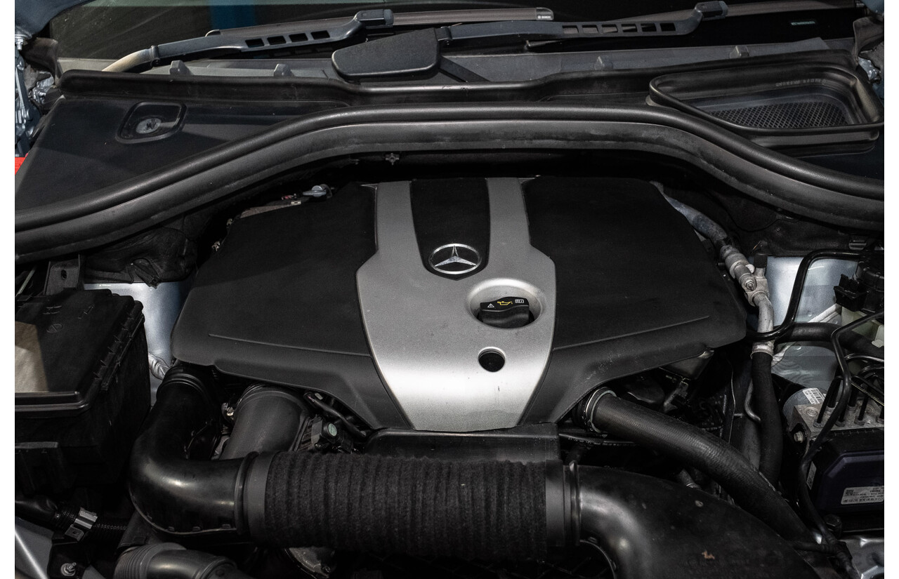 3/2014 Mercedes-Benz ML 250 CDI Bluetec (4x4) 166 4d Wagon Diamond Silver Metallic Turbo Diesel 2.1L
