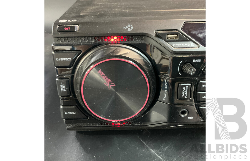 LG CM8235 Speaker System