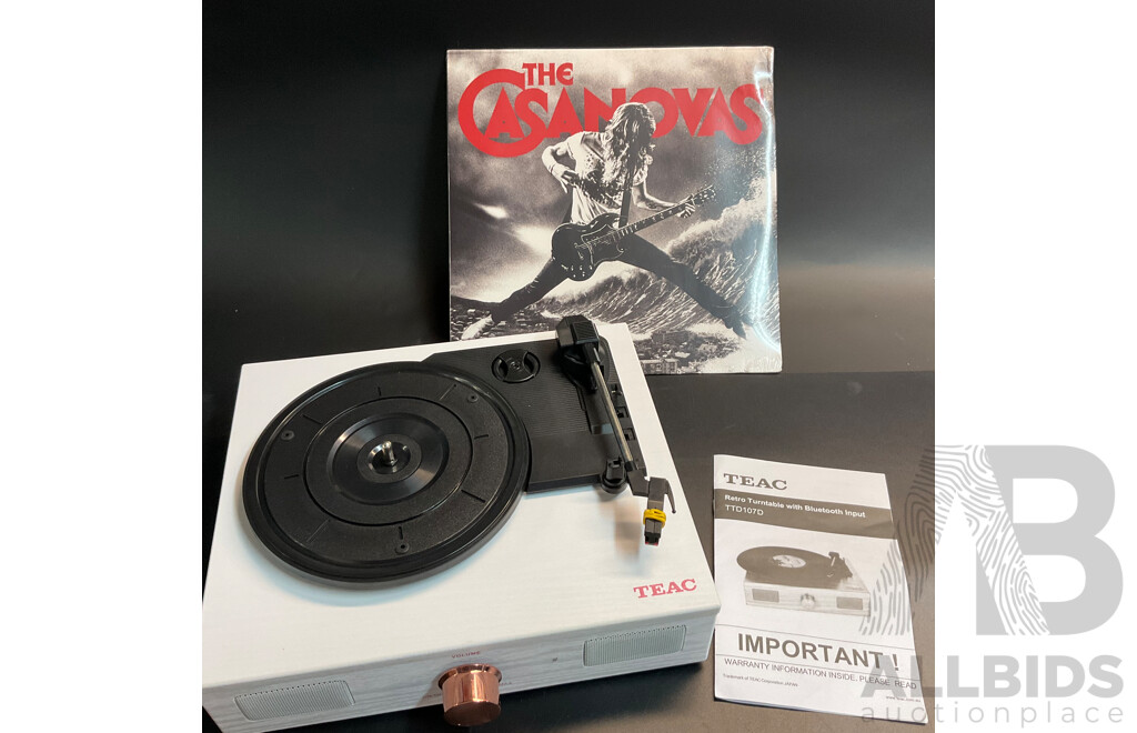 TEAC TTD107D Retro Stereo Turntable W/Bluetooth Input & the Casanovas Record