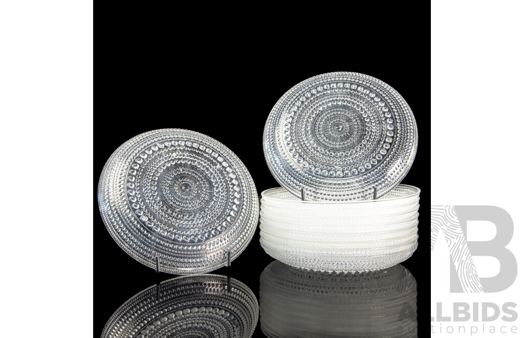 Iittala Kastehelmi Glass Plate Collection, Designed by Oiva Toikka