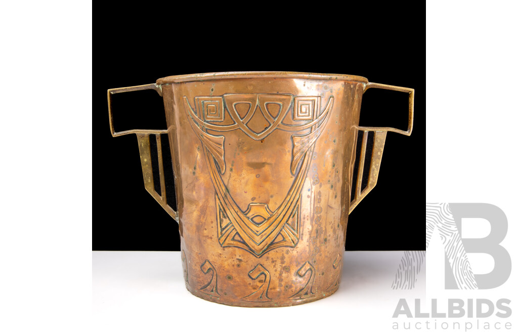 Fantastic German Jugendstil Copper and Brass Wine Cooler by C.D.E Works of Carl Deffner of Esslingen, c1900