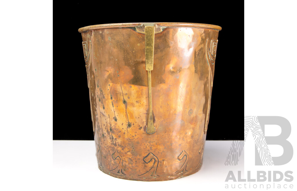 Fantastic German Jugendstil Copper and Brass Wine Cooler by C.D.E Works of Carl Deffner of Esslingen, c1900