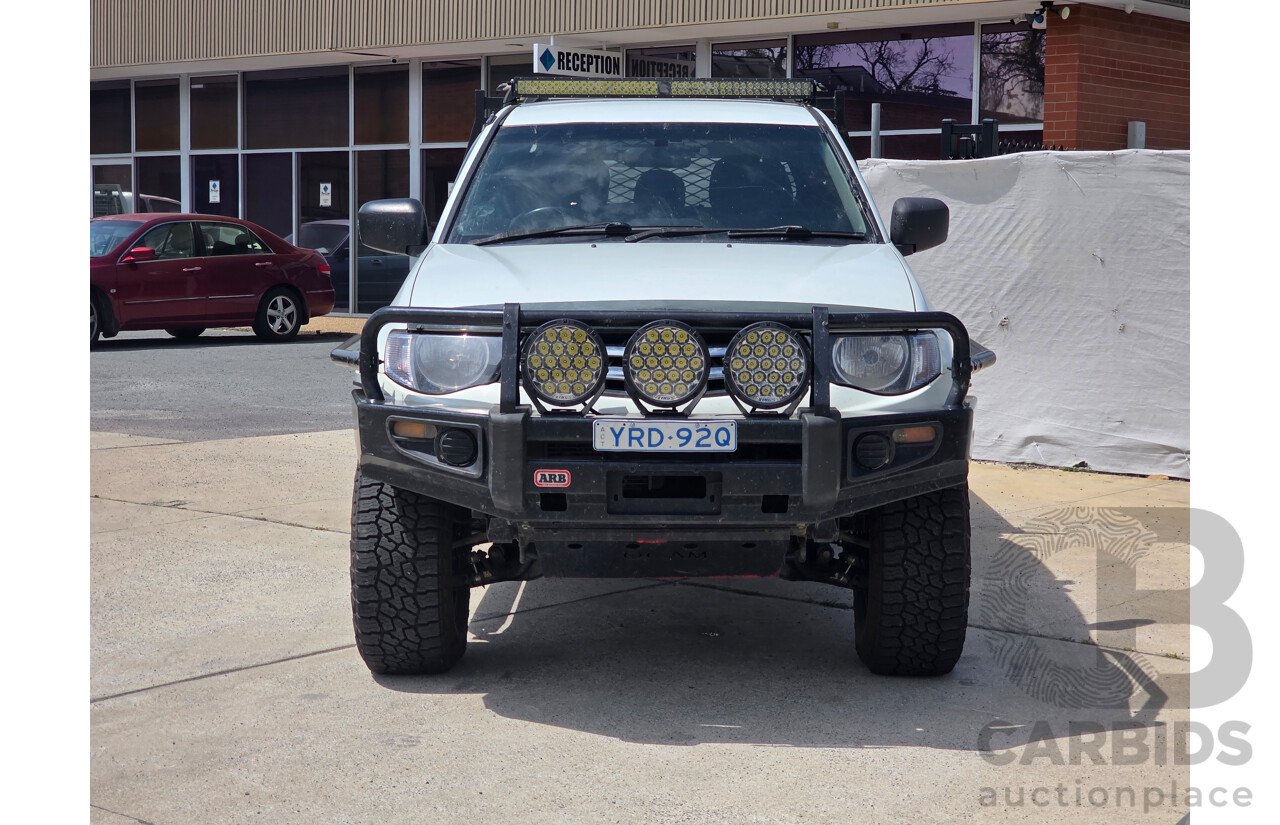 8/2013 Mitsubishi Triton GLX (4x4) MN MY13 C/Chas White 2.5L