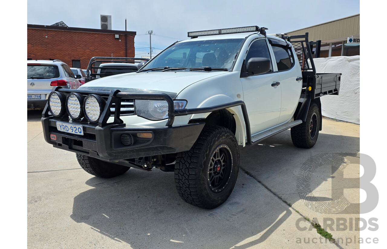 8/2013 Mitsubishi Triton GLX (4x4) MN MY13 C/Chas White 2.5L