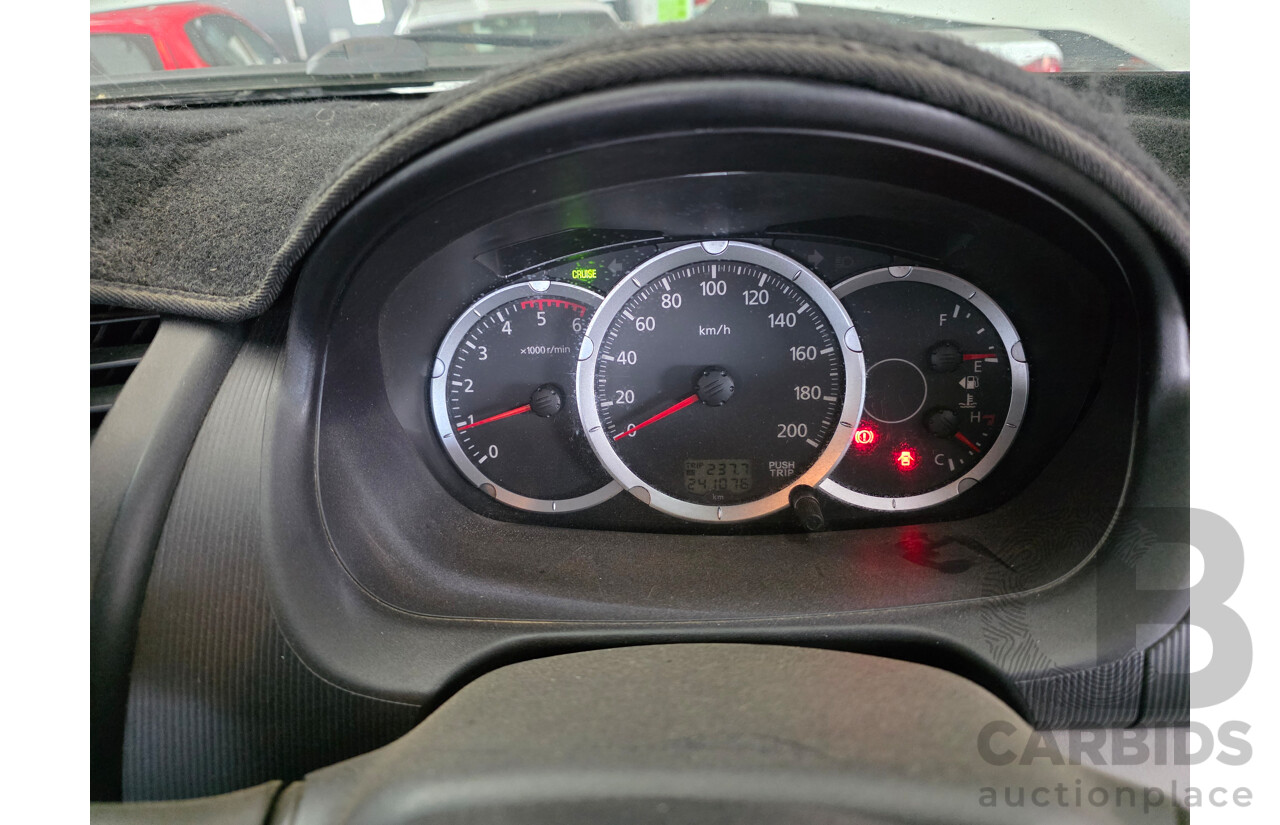 8/2013 Mitsubishi Triton GLX (4x4) MN MY13 C/Chas White 2.5L