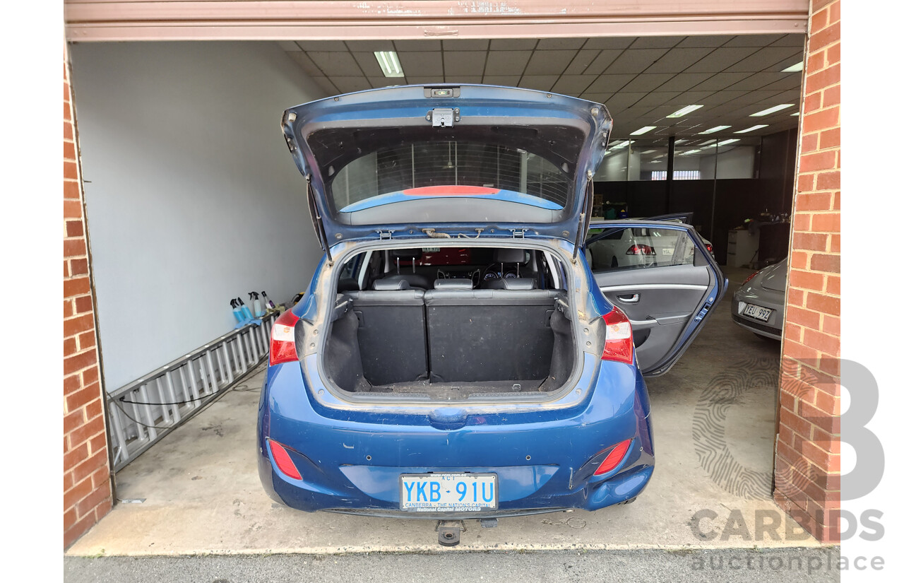 9/2014 Hyundai i30 Trophy GD MY14 5d Hatchback Blue 1.8L