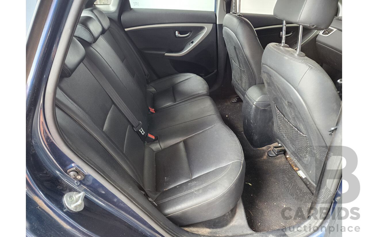 9/2014 Hyundai i30 Trophy GD MY14 5d Hatchback Blue 1.8L