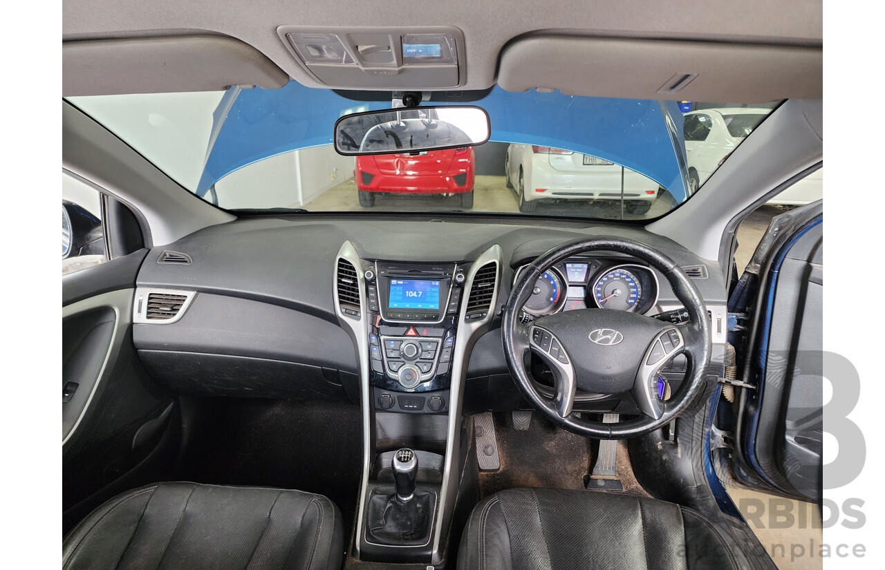 9/2014 Hyundai i30 Trophy GD MY14 5d Hatchback Blue 1.8L