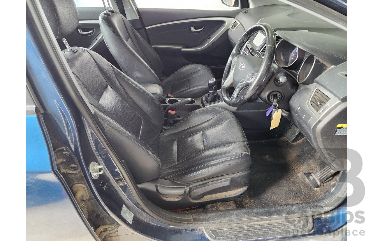 9/2014 Hyundai i30 Trophy GD MY14 5d Hatchback Blue 1.8L