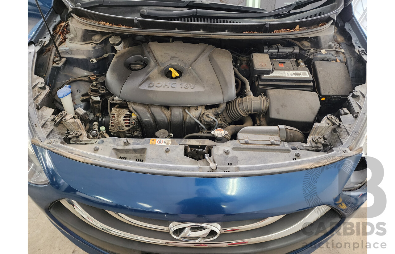 9/2014 Hyundai i30 Trophy GD MY14 5d Hatchback Blue 1.8L