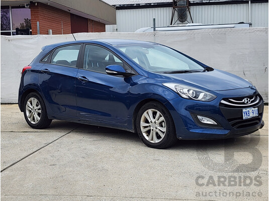 9/2014 Hyundai i30 Trophy GD MY14 5d Hatchback Blue 1.8L