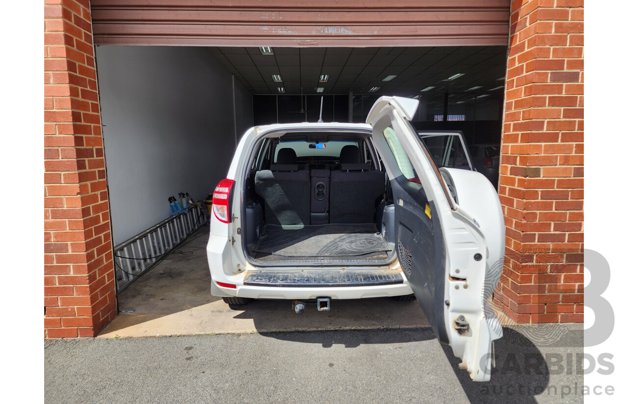 6/2011 Toyota Rav4 CV (4x4) ACA33R 08 UPGRADE 4d Wagon White 2.4L