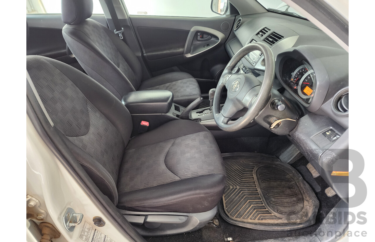 6/2011 Toyota Rav4 CV (4x4) ACA33R 08 UPGRADE 4d Wagon White 2.4L