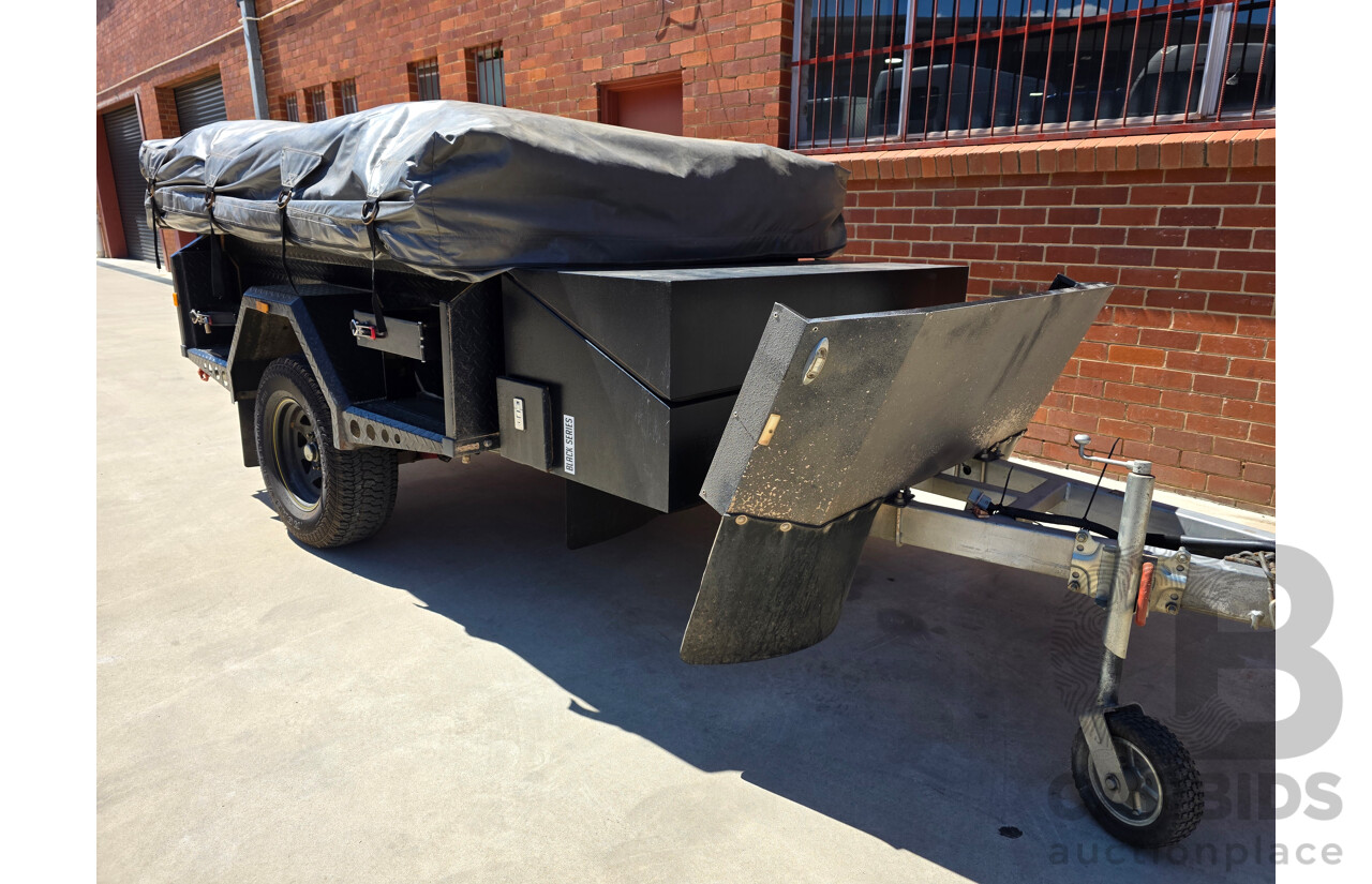 09/2015 GIC Black Series Extrem Camping Trailer