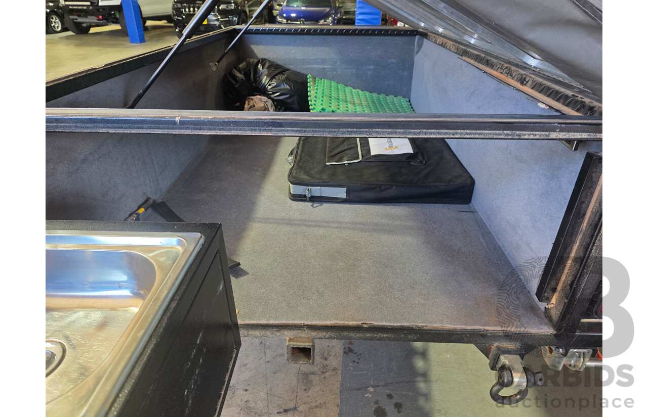 09/2015 GIC Black Series Extrem Camping Trailer