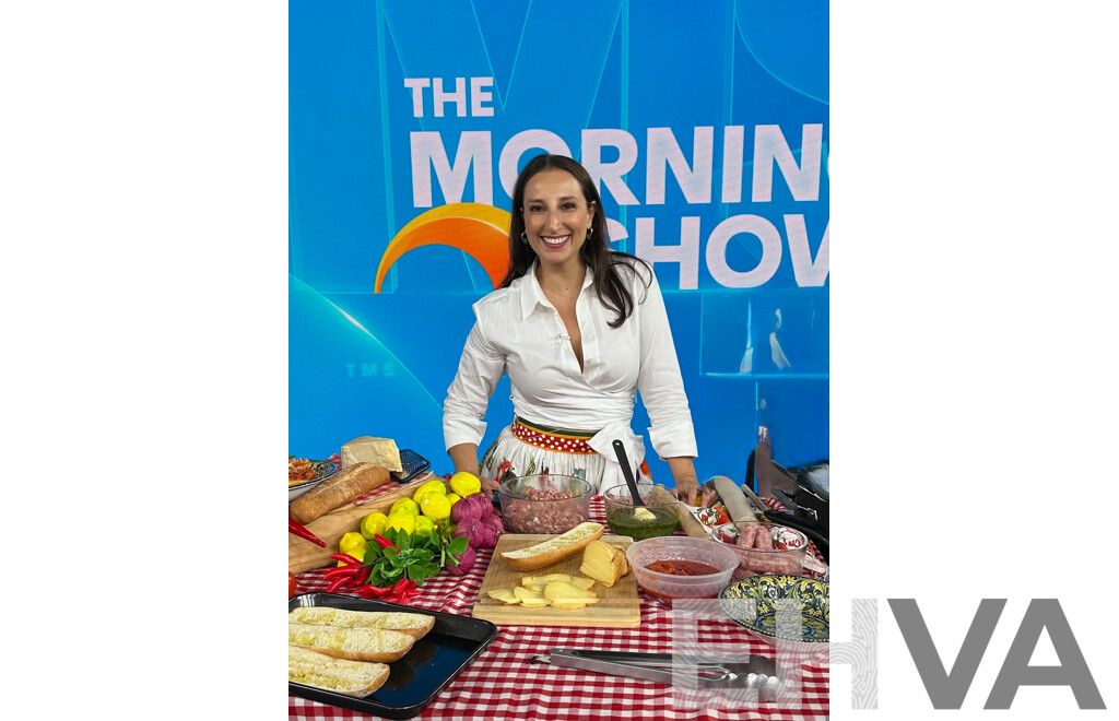 LIVE AUCTION #7  An Italian Long Lunch with Anna Simon - A Feast for the Senses for 10 Guests