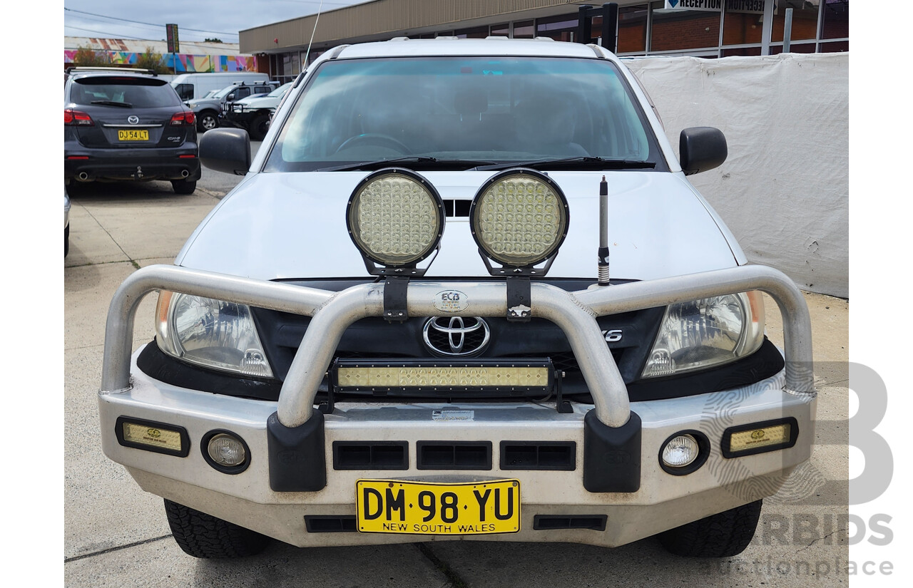 3/2008 Toyota Hilux SR GGN15R 07 UPGRADE Dual Cab P/Up White 4.0L