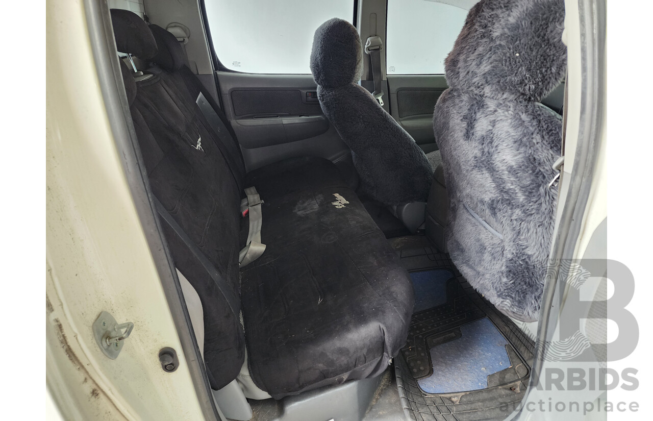 3/2008 Toyota Hilux SR GGN15R 07 UPGRADE Dual Cab P/Up White 4.0L