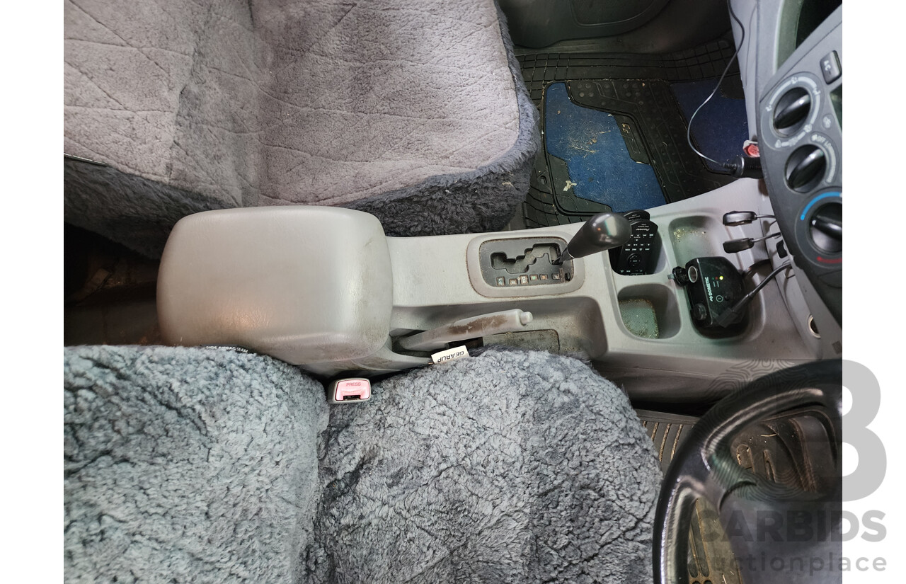 3/2008 Toyota Hilux SR GGN15R 07 UPGRADE Dual Cab P/Up White 4.0L