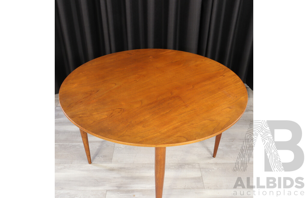Round Parker Nordic Teak Dining Table