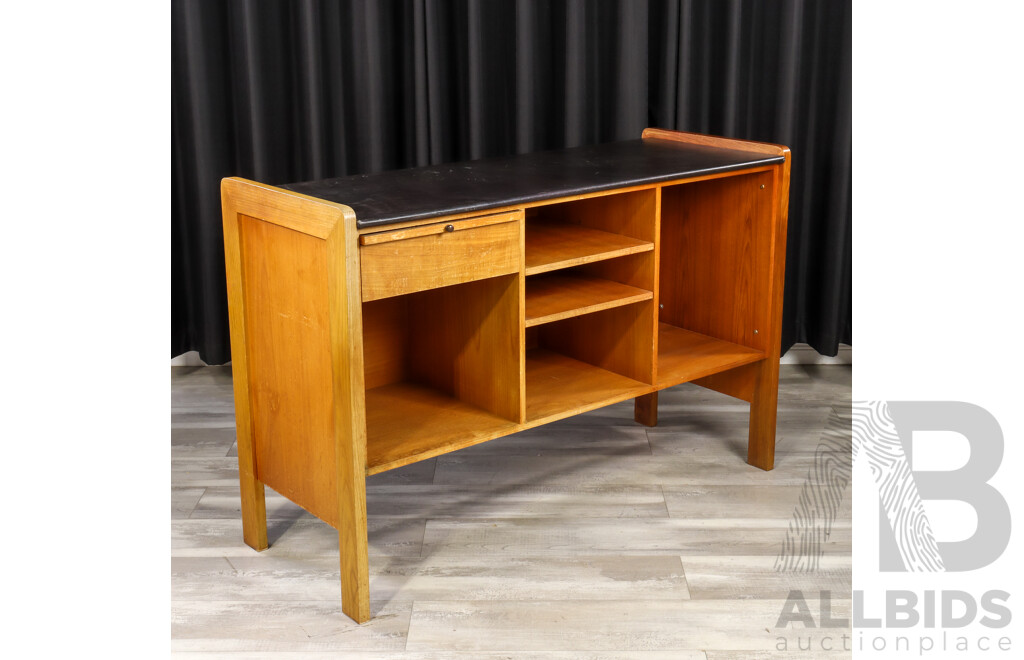 Retro Timber Bar Unit with Leather Top
