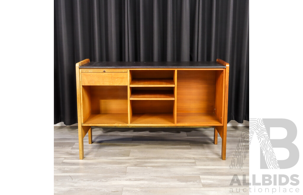Retro Timber Bar Unit with Leather Top