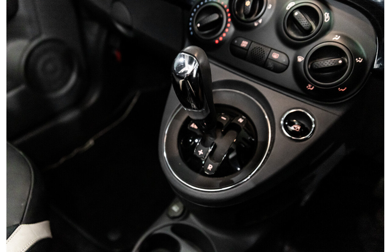 09/2016 Fiat 500 Lounge (FWD) Series 4 3d Hatchback Teal Blue Metallic 1.4L