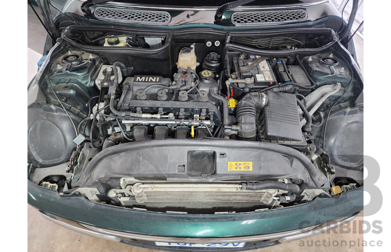 5/2002 Mini Cooper  R50 2d Hatchback Green (white roof) 1.6L