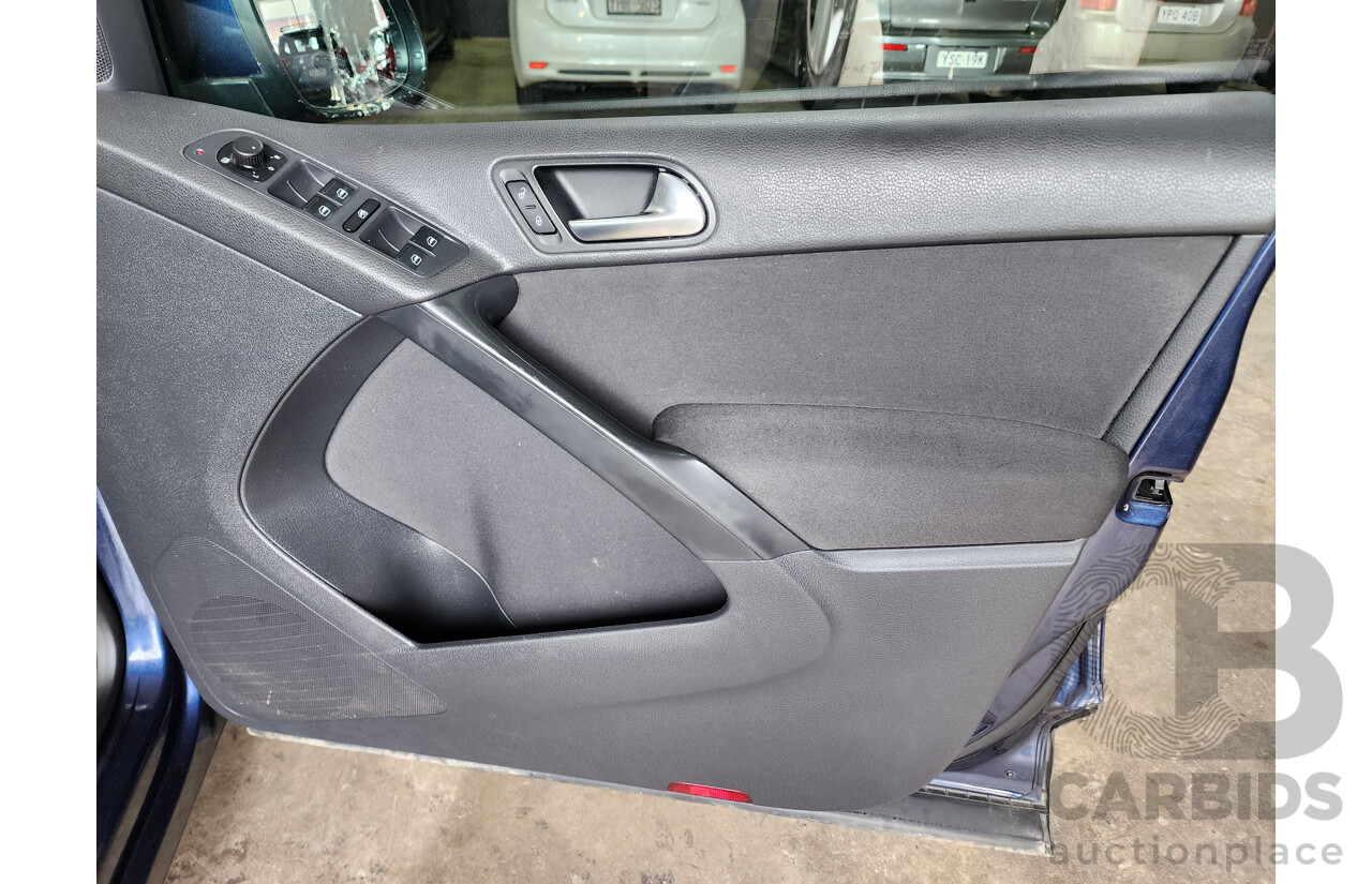 12/2011 Volkswagen Tiguan 132 TSI (4x4) 5NC MY12 4d Wagon Blue 2.0L