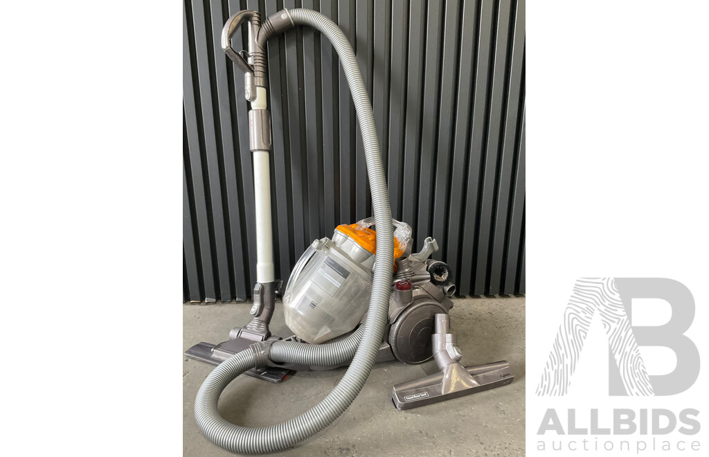 DYSON DC19 Cylinder Vacuum Cleaner