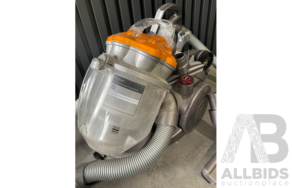 DYSON DC19 Cylinder Vacuum Cleaner